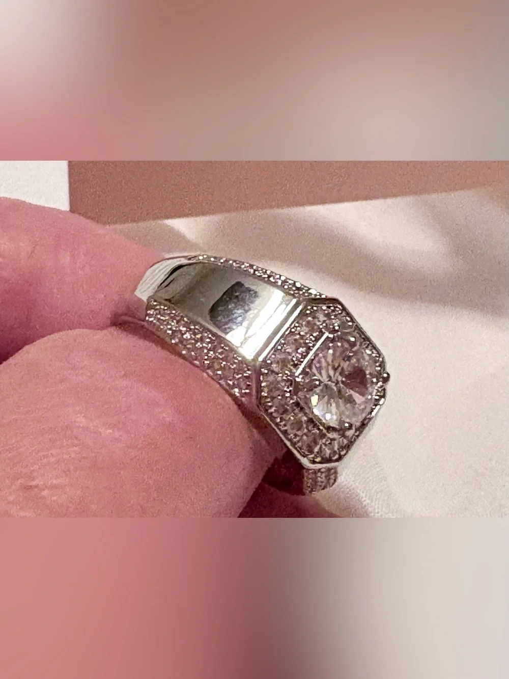 1.5 Carats Moissanite Ring GRA Card & Gift Box New without tags